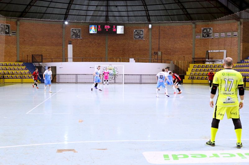 Goleadas marcam a rodada inicial da série Ouro do Futsal Municipal