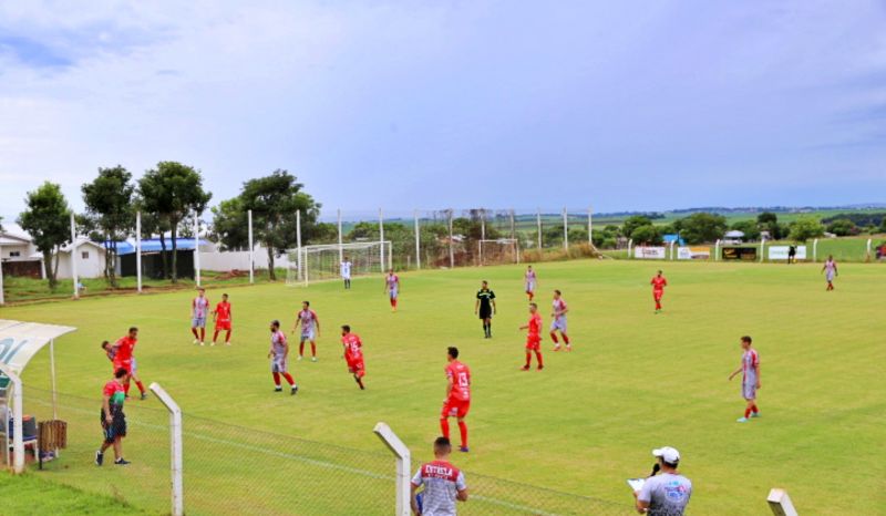 Quatro jogos movimentaram a Copa Oeste de Futebol: Esporte Clube Itaipulândia venceu em casa