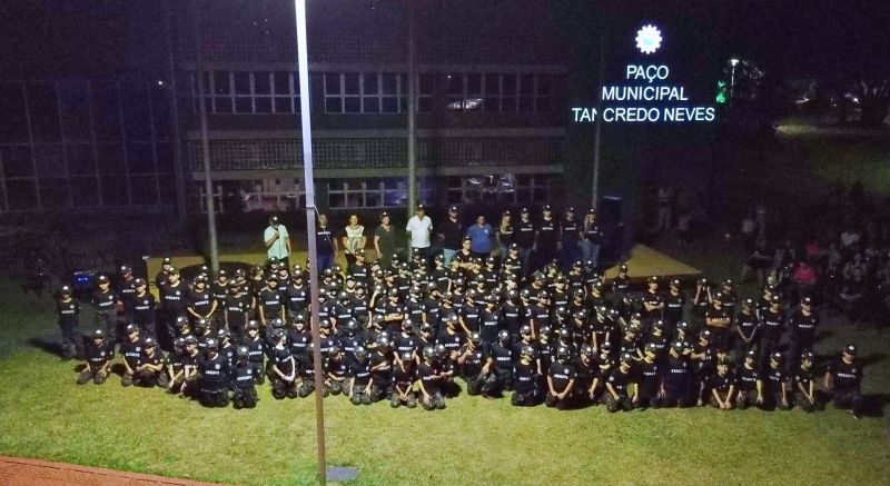 Guarda Vidas Mirins recebem uniformes em Itaipulândia; Projeto atende 150 alunos